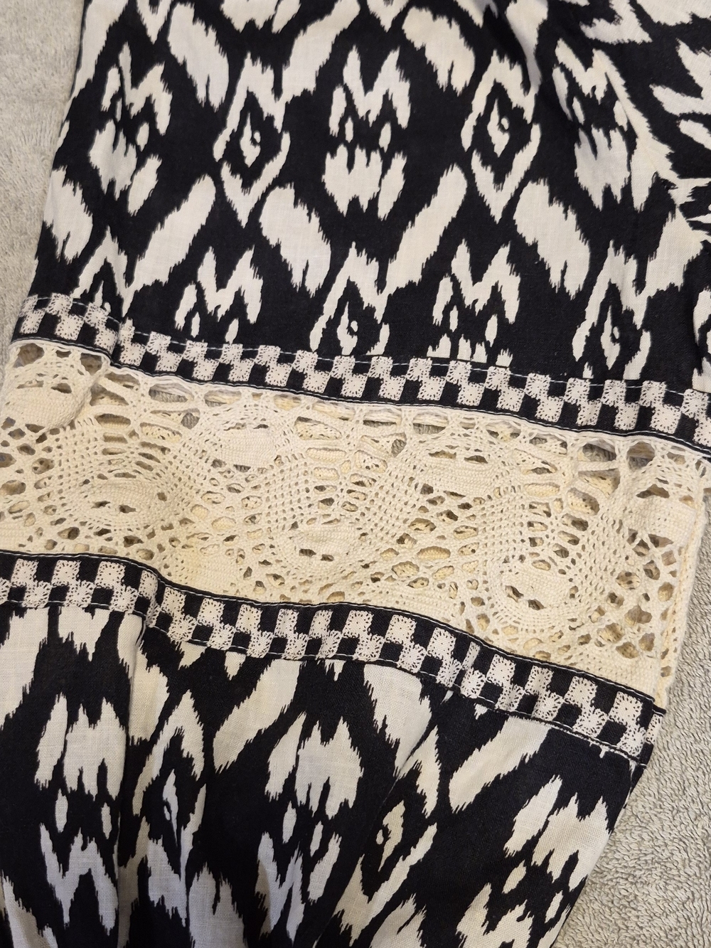Christian Siriano Boho-Chic Black and Cream Crop Top With Crocheted Accents L